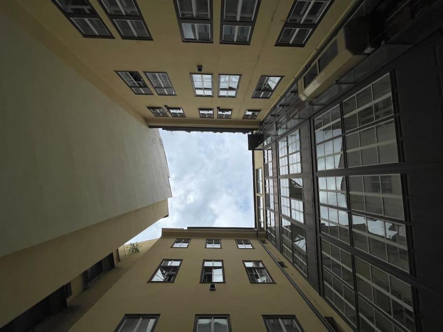 Contemporary Jindrisska Apartment Прага Екстериор снимка