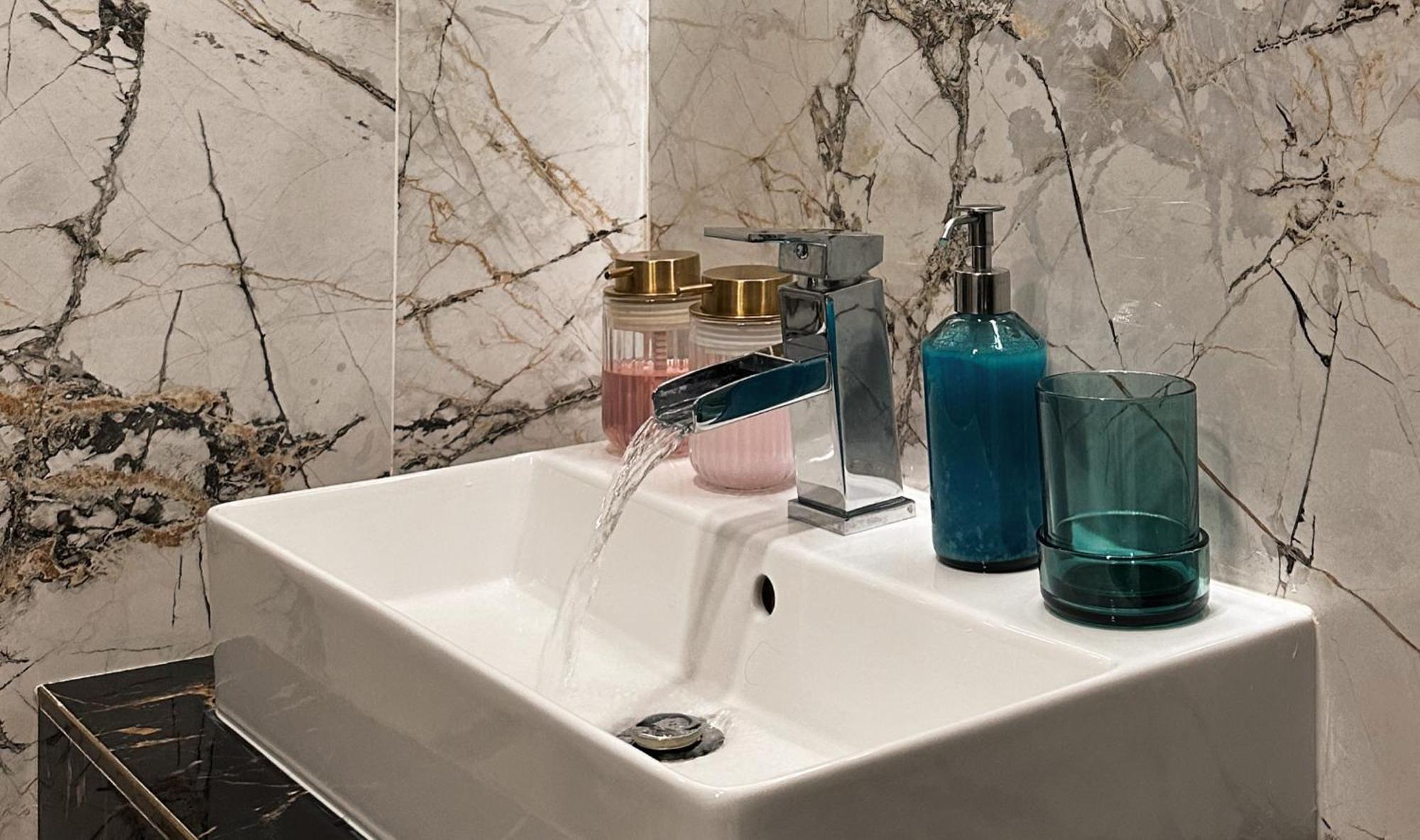 Contemporary Jindrisska Apartment Прага Екстериор снимка