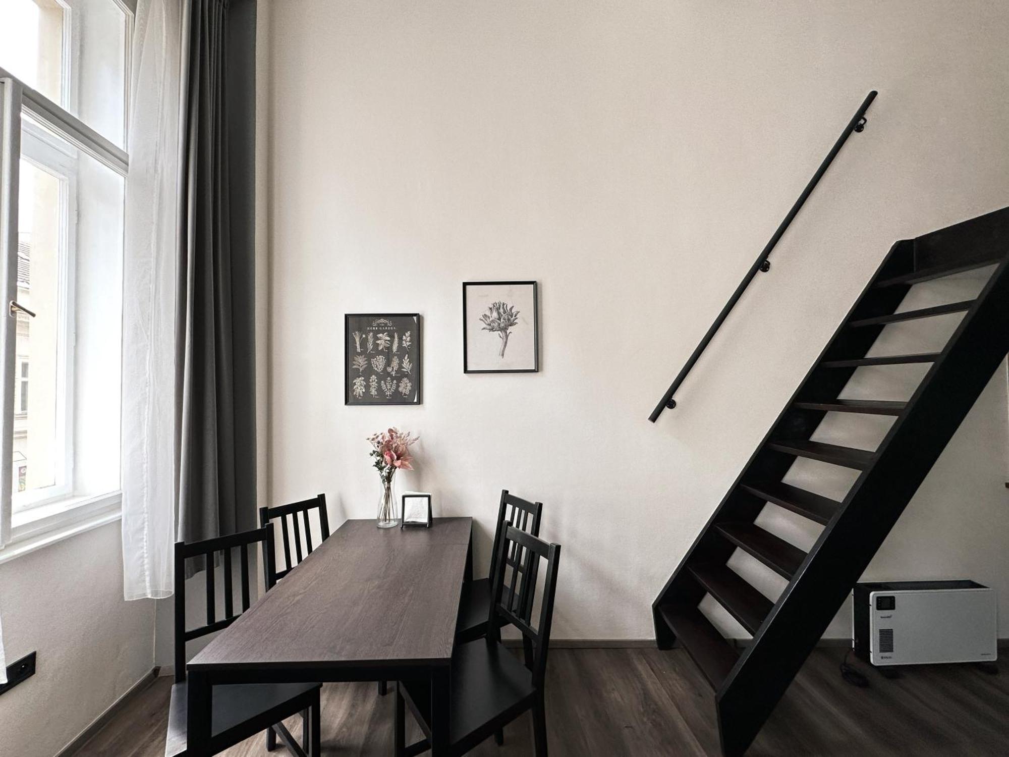 Contemporary Jindrisska Apartment Прага Екстериор снимка