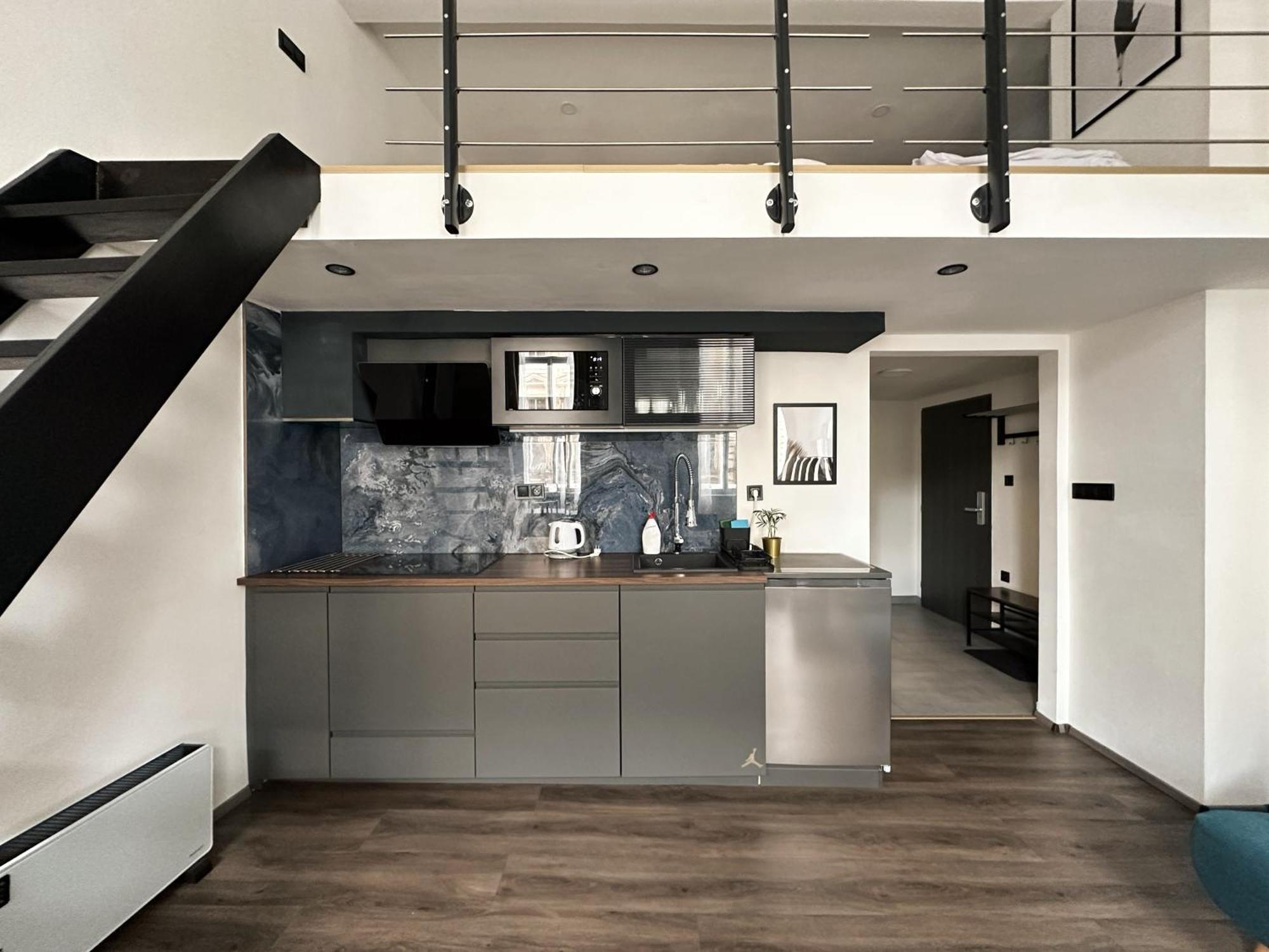 Contemporary Jindrisska Apartment Прага Екстериор снимка